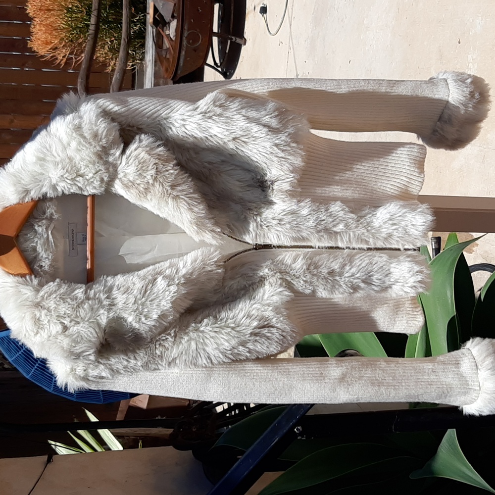 Boston proper, sweater, size medium, cream